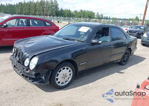 2000 Mercedes-Benz E 320 from USA, damaged, VIN WDBJF65J8YB140156